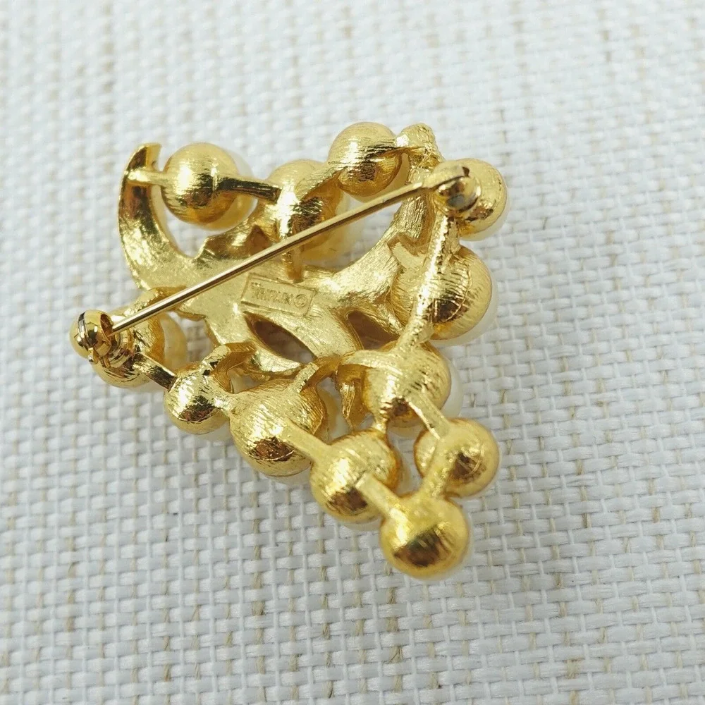 Trifari‎ Brooch Coral Tentacles Gold Tone Faux Pearl Under The Sea Signed
